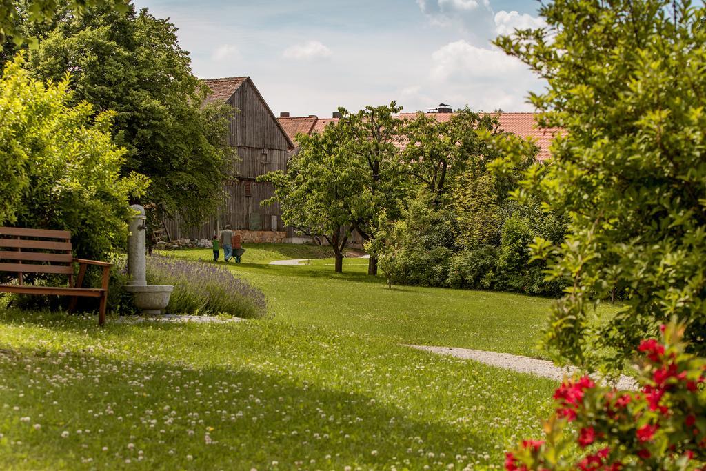 Hollerhoefe - Zu Gast Im Dorf Hotel Kemnath Exterior photo